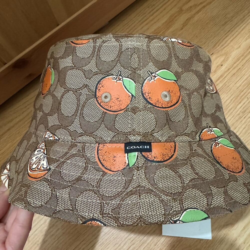 ❤️ Coach Signature Retro Orange Print Bucket Hat - Picture 6 of 10